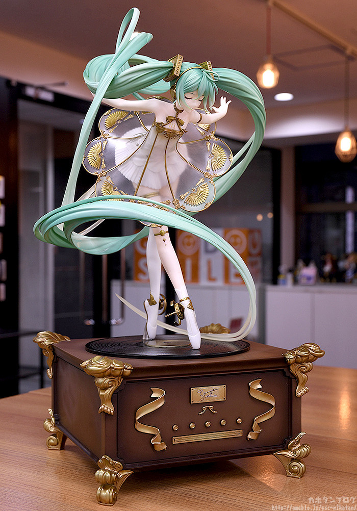 hatsune miku 5th symphony front